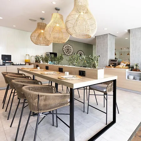Alameda Centro Affiliated By Melia Готель 4*